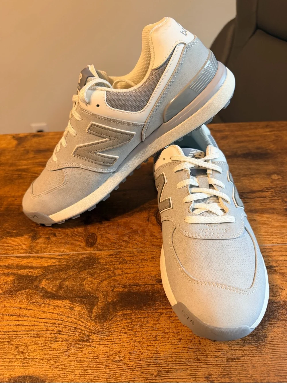 New Balance 574 Classic Sneakers in Light Gray 10W (no box)